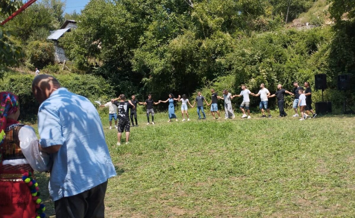 Во село Пасинки, Голо Брдо, за првпат се одржа средба на жителите и иселениците