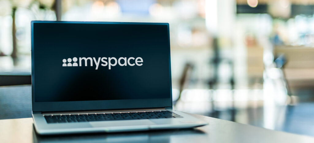 Дали Myspace се враќа? Носталгијата и заморот од алгоритми му даваат нова шанса