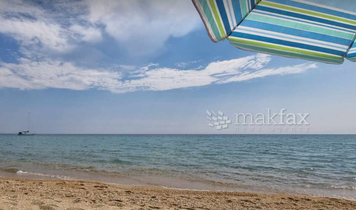 Момче извлечено без свест од морето во Грција