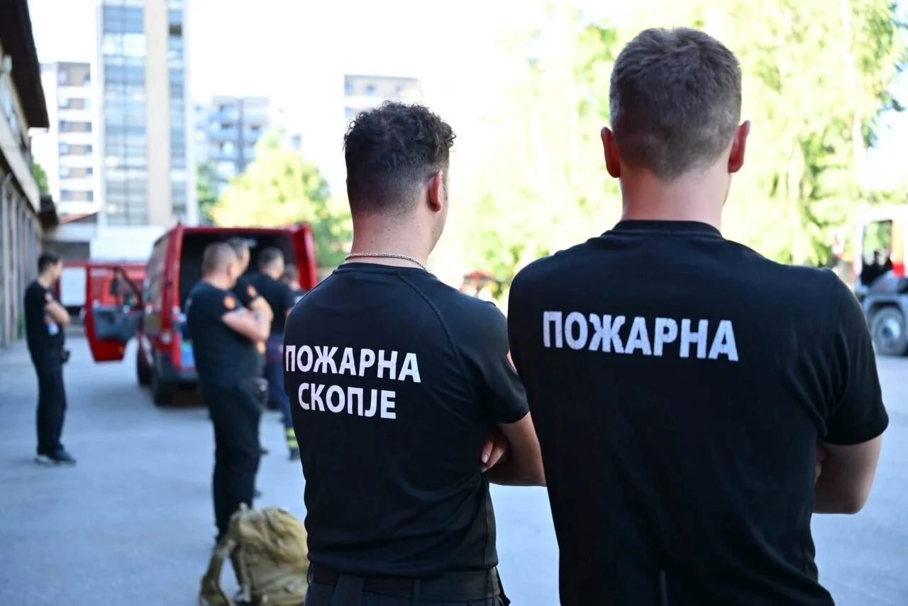 Пожарникари од Скопје ќе помагаат во гаснење на пожарот во Мариово