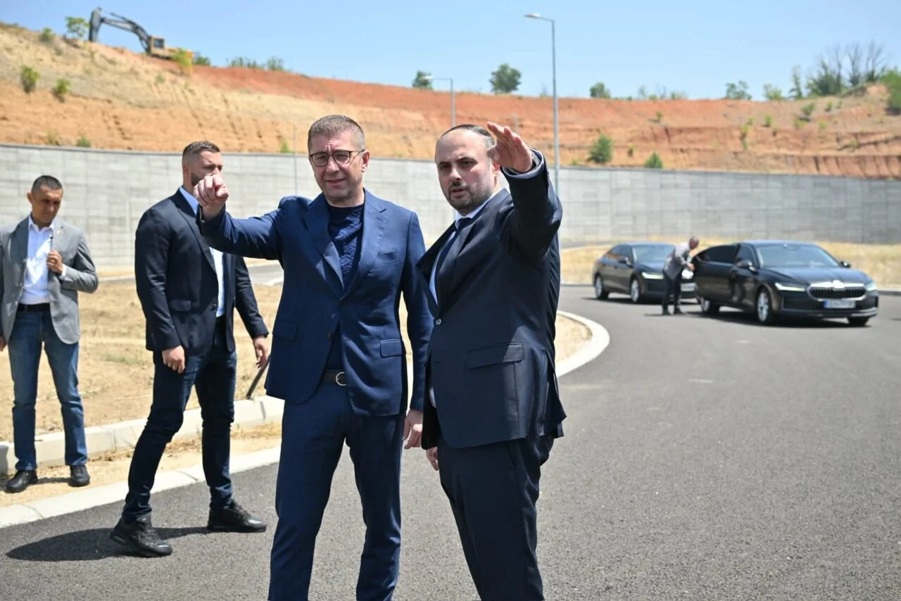 СДСМ: Скопје има градоначалник на екскурзија – исто како и неговиот шеф!