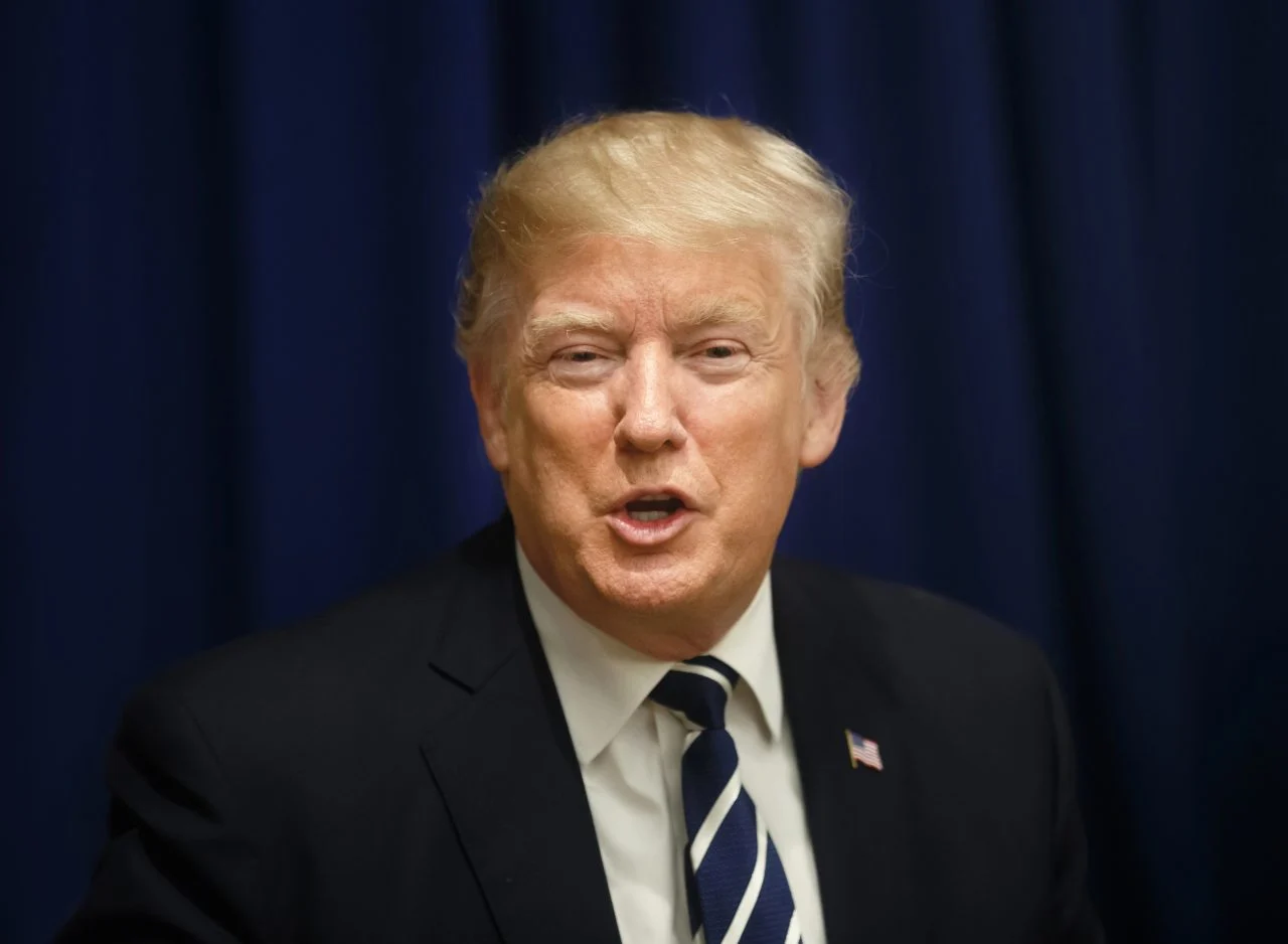 Трамп: „Канада краде од нас со години, ние ги зголемуваме царините за возила на 50 проценти“