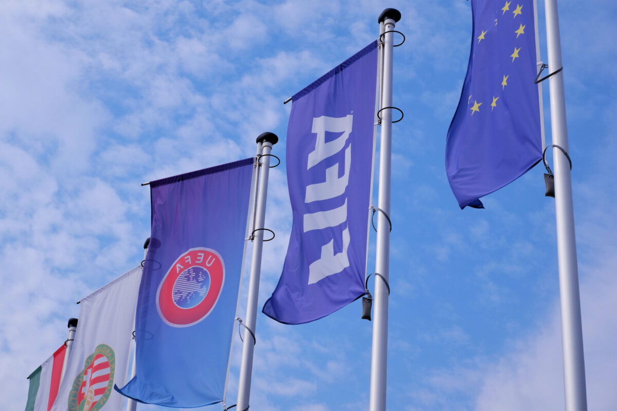 УЕФА се закани дека ќе ја тужи ФИФА поради контроверзниот план на Инфантино