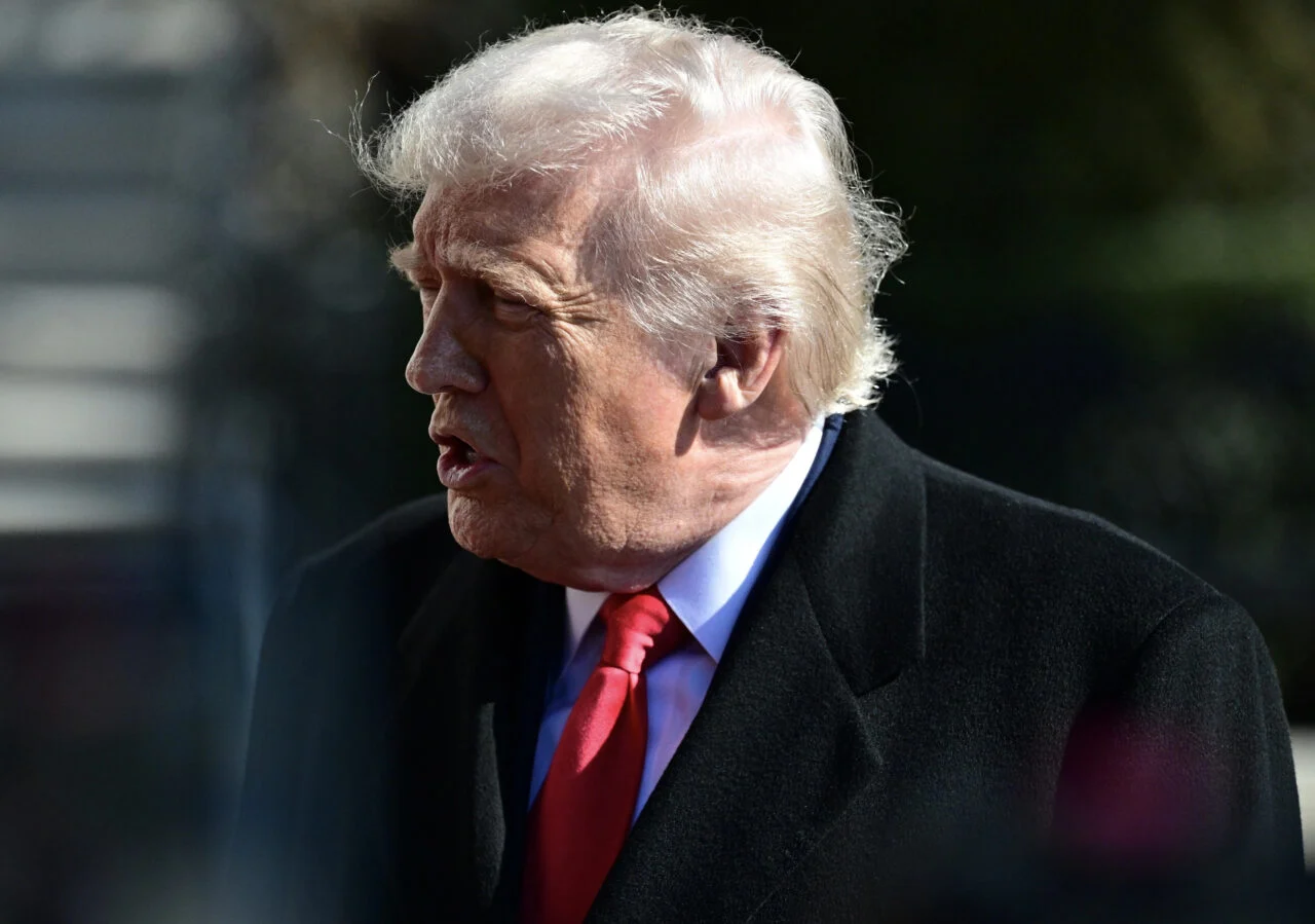 „Волстрит журнал“: Трамп е подготвен да ја заврши војната со Иран доколку се отвори Ормускиот теснец