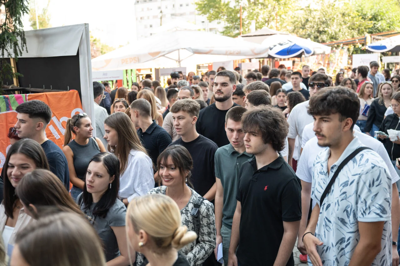 Американ колеџ ја пречека 21. генерација студенти и ја почна академската година како целосно дигитализиран универзитет