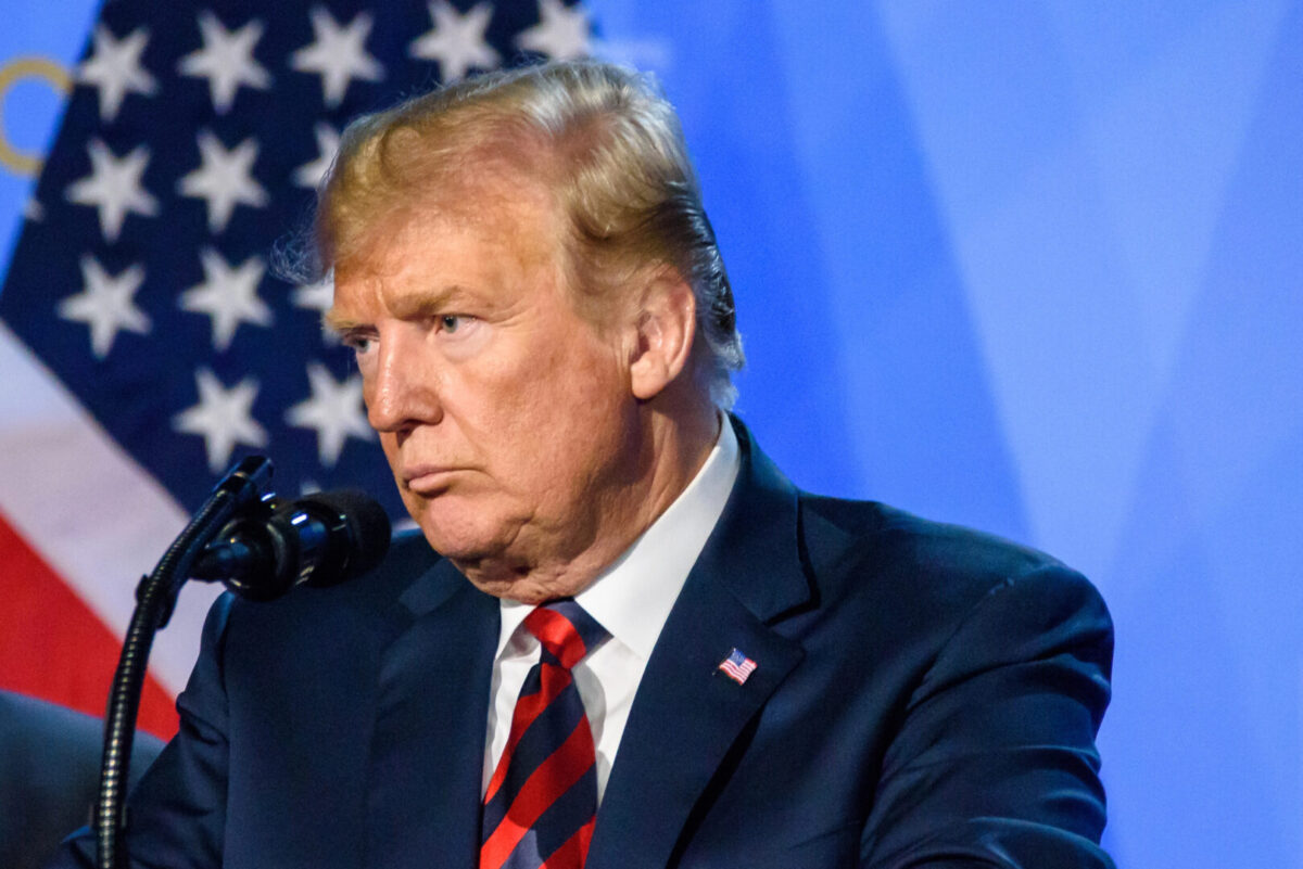 ВИДЕО: Трамп потпиша „устав за AI“ со Цукерберг, Маск и други шефови