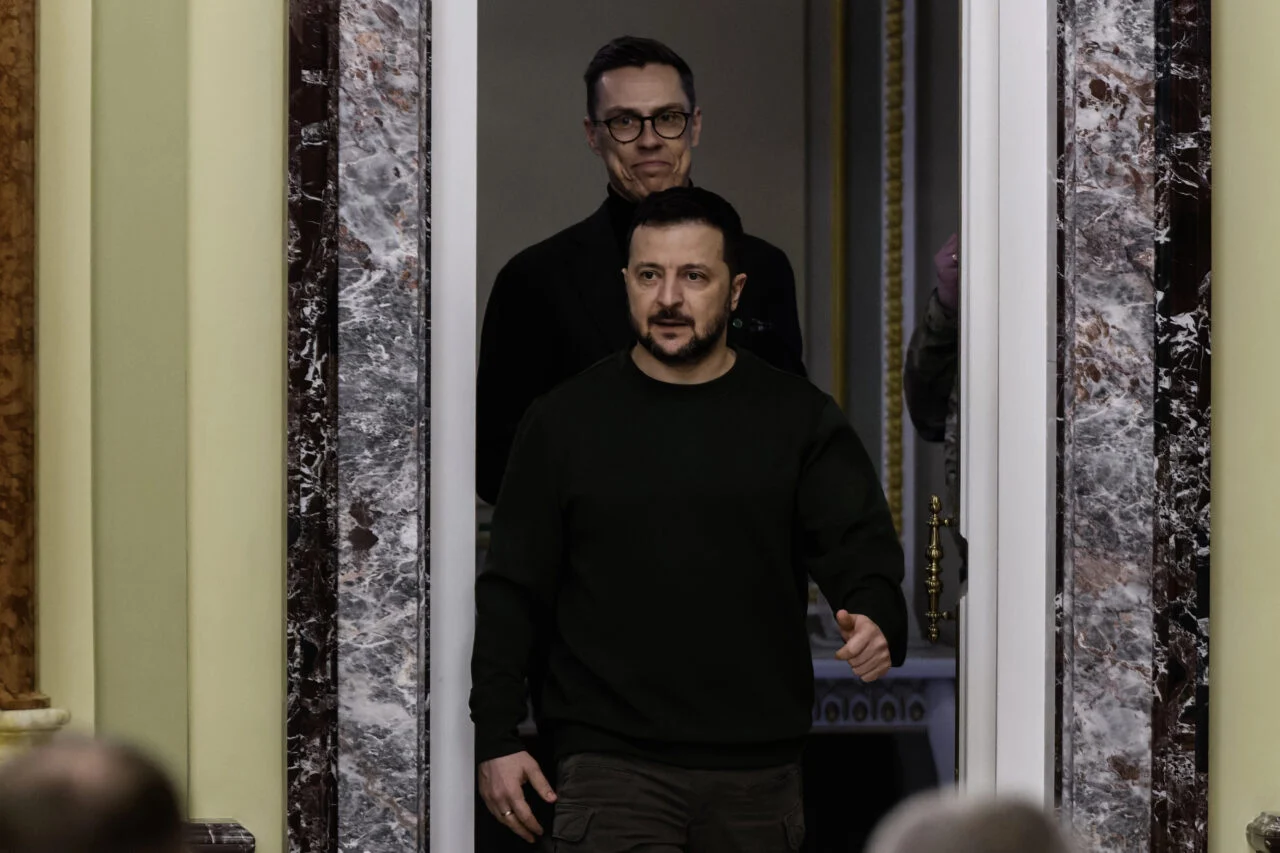 (Видео) Одговорот на Зеленски до руски новинар се прошири на интернет: „На ракета, по ѓаволите.“