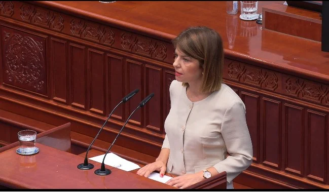 Лукаревска до Серафимовски: Граѓаните имаат право да знаат каква храна јадат, зошто го криете извештајот за „млечниот скандал