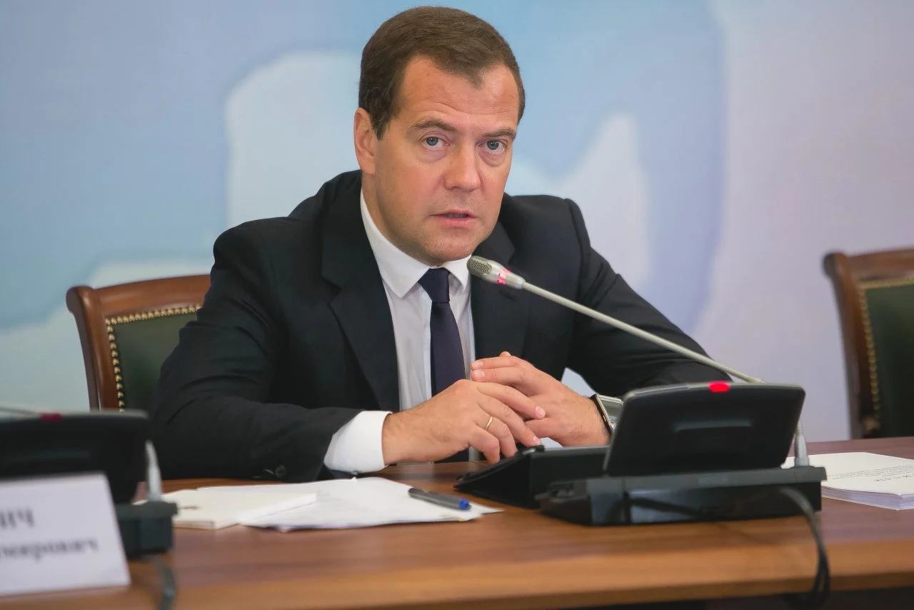 Медведев: Измислена диверзија дека Русија стои зад нападот на аеродромот во Лајпциг
