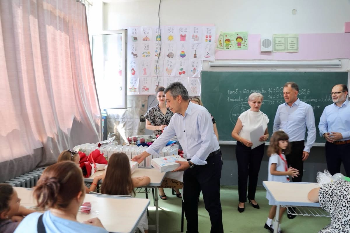 Меџити: Подобрите услови во училиштата се најубавиот подарок за учениците на почетокот на учебната година