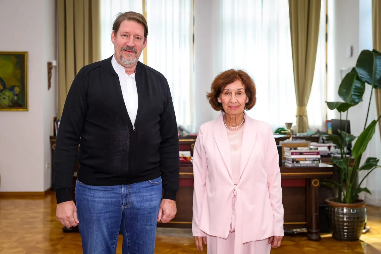 Сиљановска-Давкова на средба со Вајц: Билатералните прашања треба да бидат одвоени од процесот на пристапување кон ЕУ