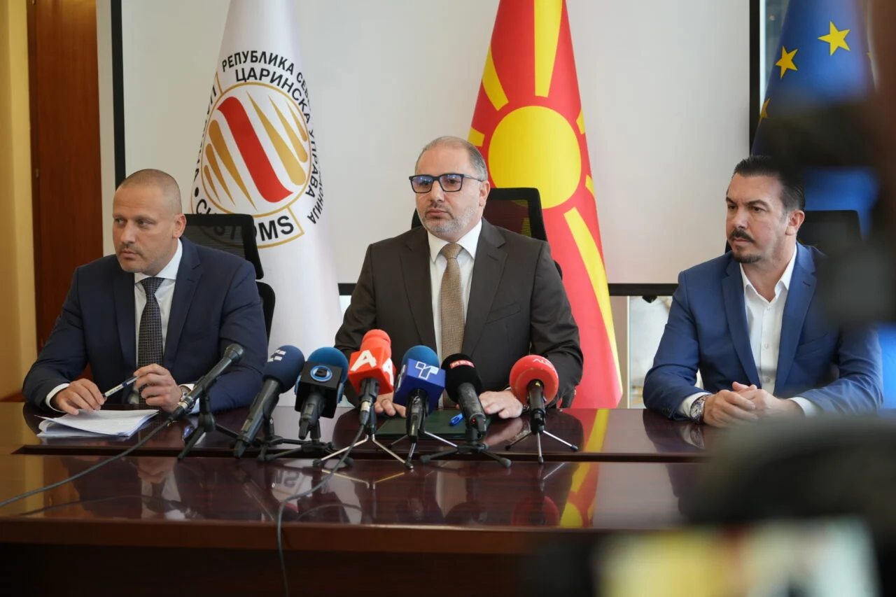 Шпедиции, полицајци и царински службеници во операцијата „Филтер“: разбиен комплексен систем за шверц на големи количини цигари