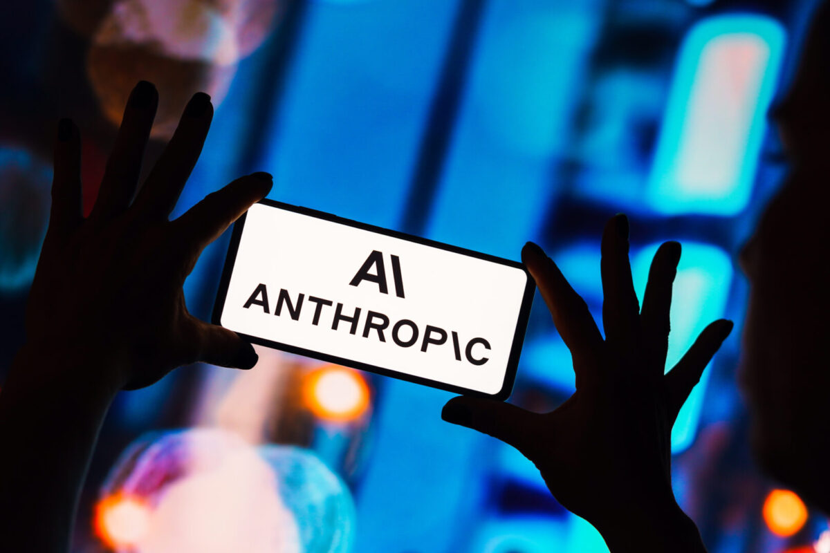 Anthropic предупредува: AI наскоро би можела самостојно да се прошири на телевизори и други уреди