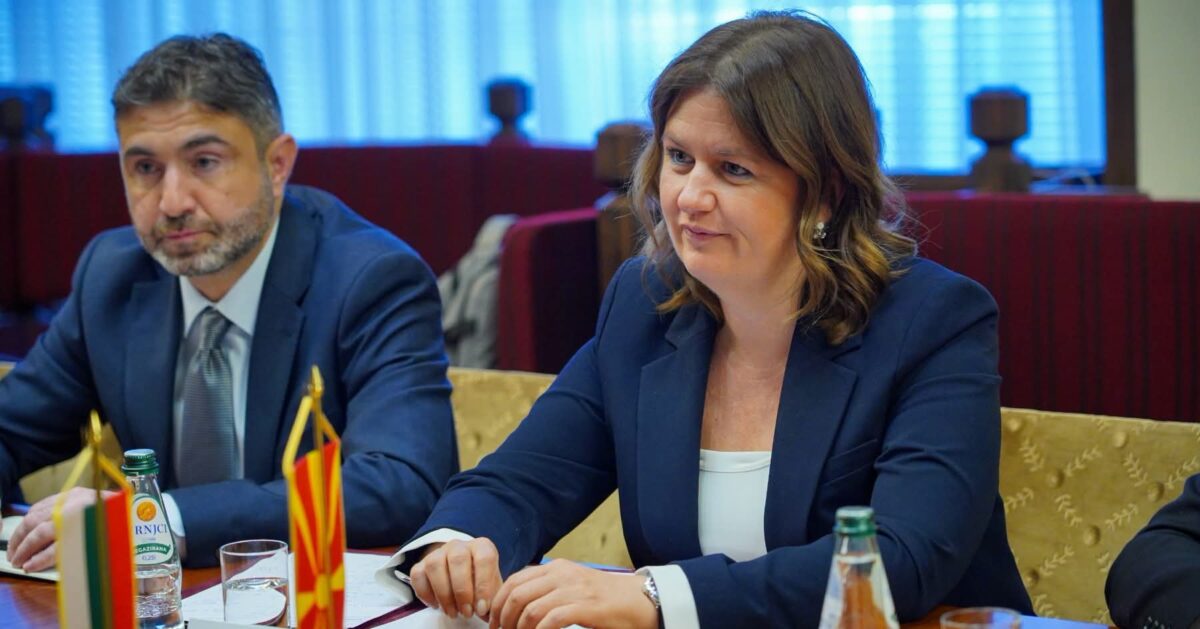 Божиновска и Петрова во Белград разговараа за посилна енергетска соработка меѓу Македонија и Бугарија