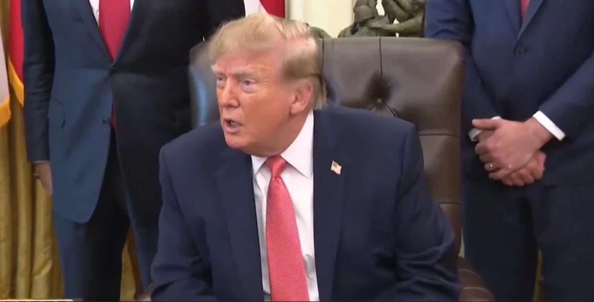 (Видео) Трамп навреди новинарка поради прашање: „Глупава си, имаш низок коефициент на интелигенција“