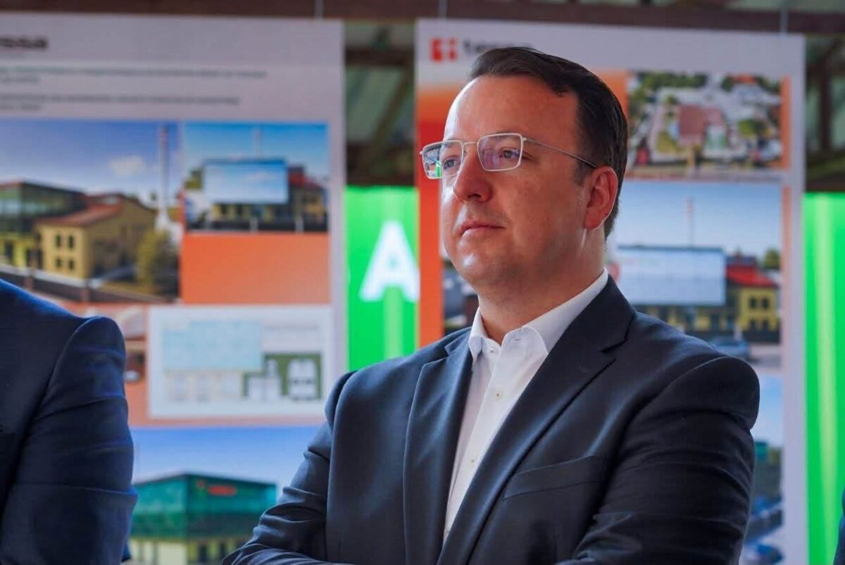 Николоски: Шест автопати се градат истовремено, Македонија со силен инфраструктурен подем