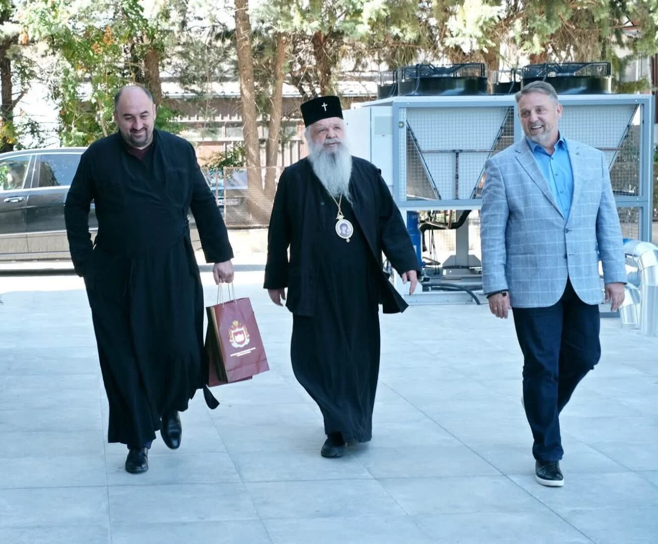 Поглаварот на Македонската православна црква во посета на Општина Карпош