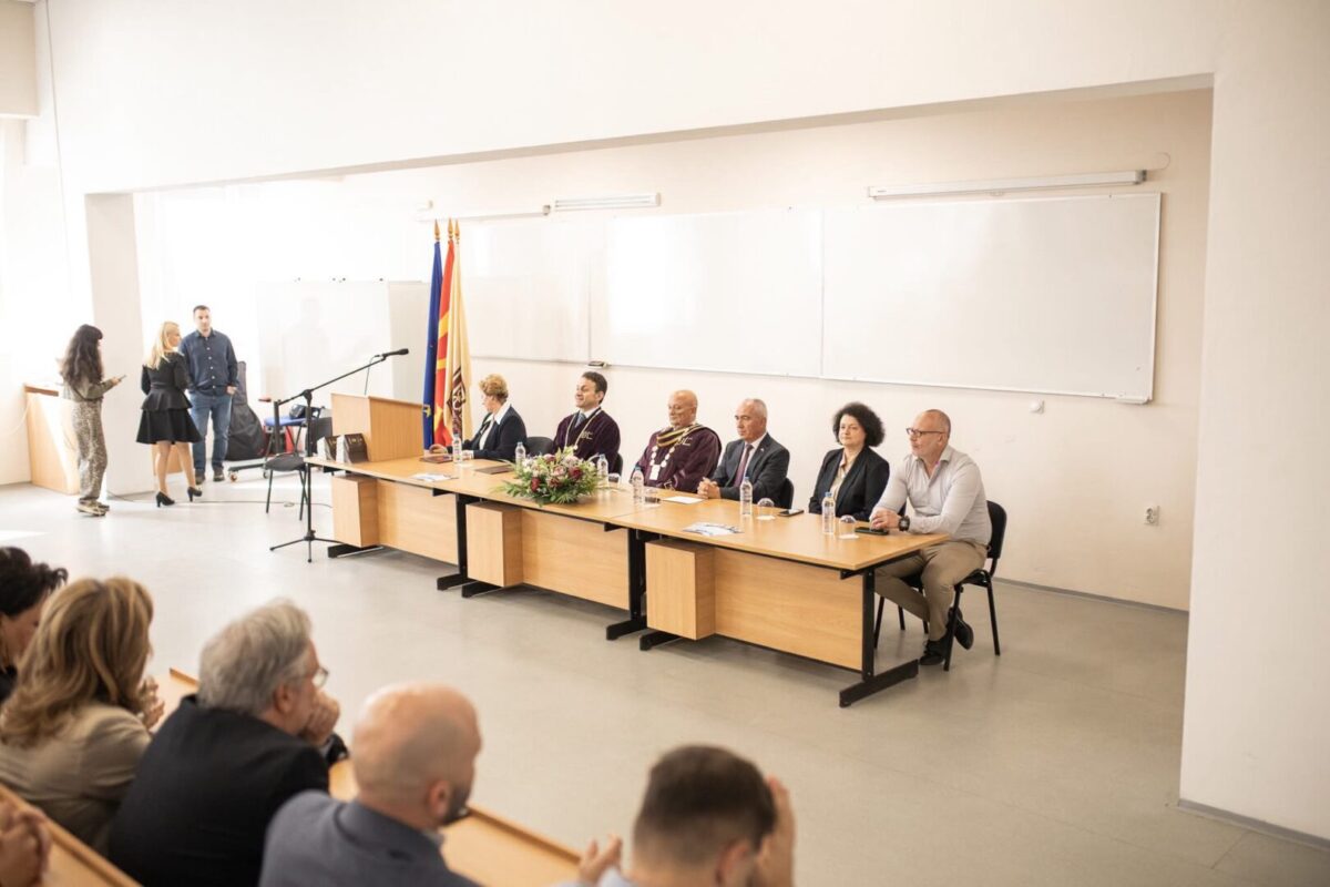 Прв академски час во Битола: Коњановски ги поздрави бруцошите и најави продолжување на летната универзитетска пракса во градот