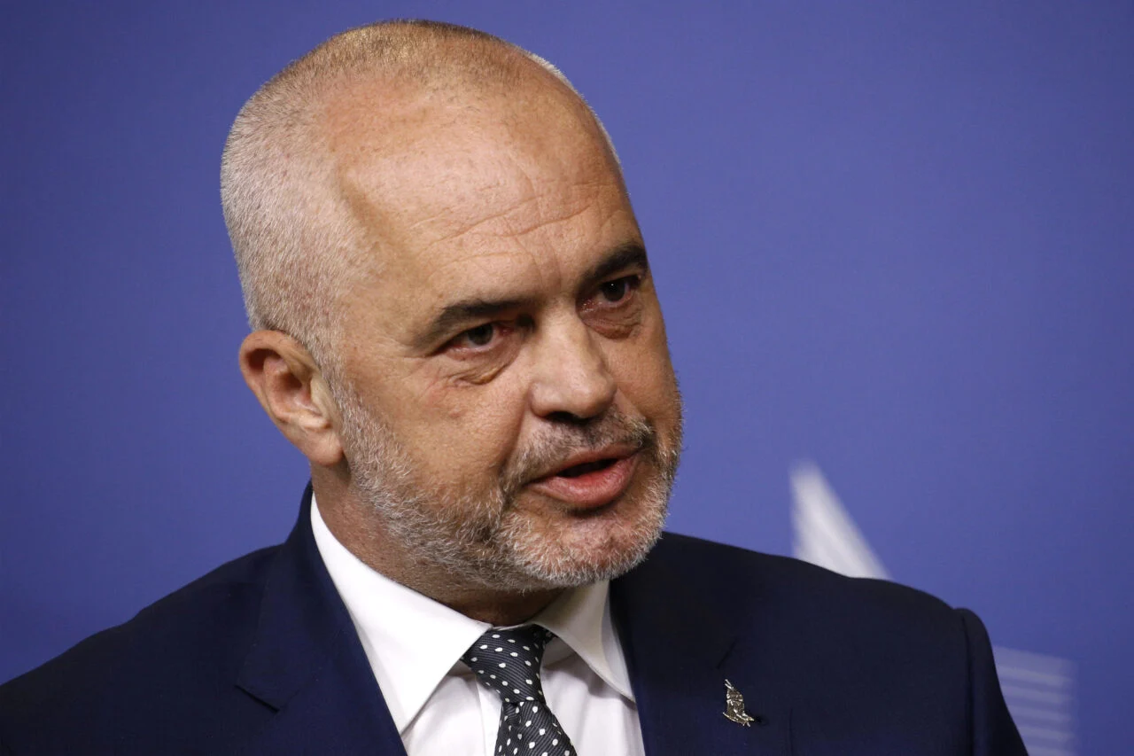 Рама: „Никој не може да ме собори со насилство“